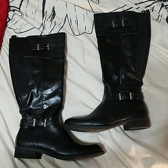 Boots - Picture 2 of 3